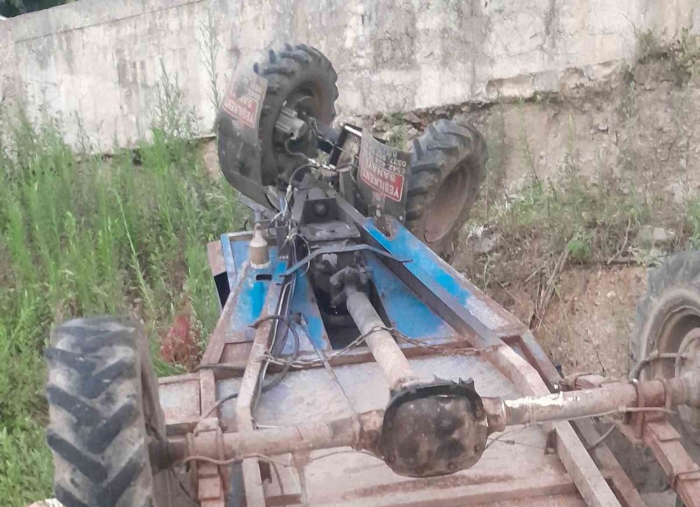 Seyir Halinde Kilitlenen Patpatla Kaza Yaptı: 1 Yaralı