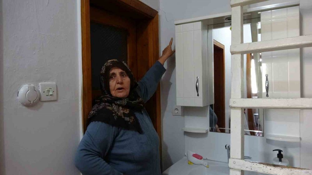 Bayburt’ta Bir Yıldır Evlerden Su Çıkıyor: Duvarlar Çatladı, Aileler Tedirgin