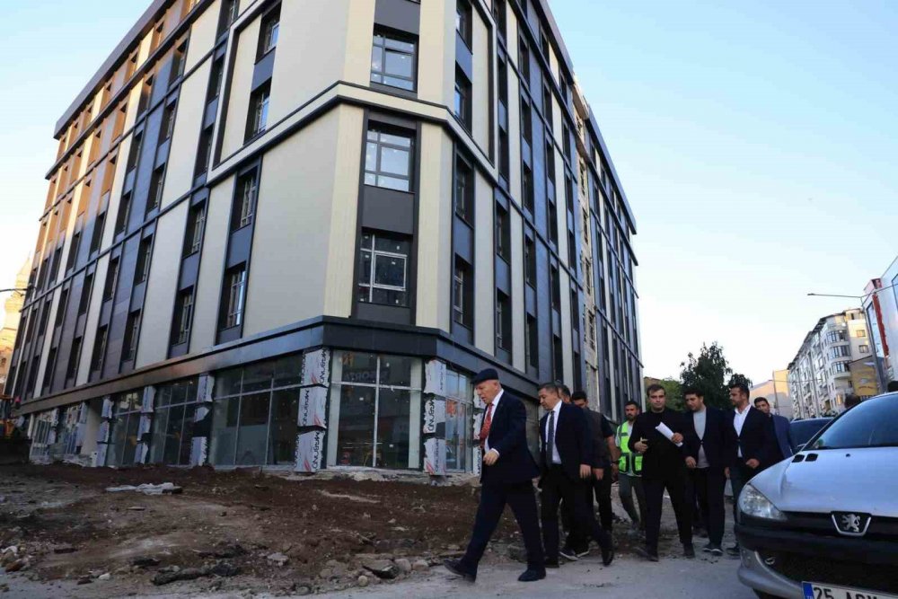 Başkan Sekmen Çalışmaları Yerinde İnceledi, Vatandaşla Çay İçip Sohbet Etti