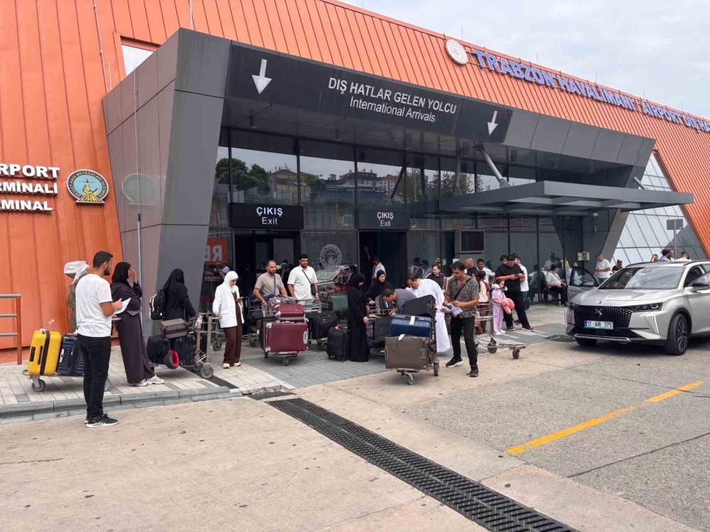 Trabzon Havalimanı’nda Uçak Trafiği Arttı, Yolcu Sayısı Yerinde Saydı