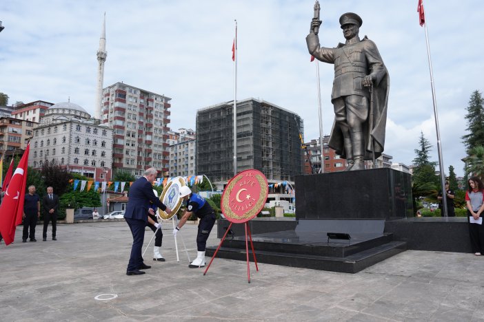 ataturk-manset-12.jpg