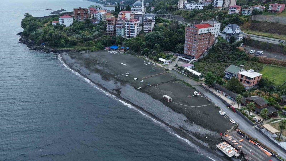 Doğu Karadeniz’de Plaj İşletmecileri Son 10 Yılın En Kötü Sezonunu Yaşadıklarını Açıkladı