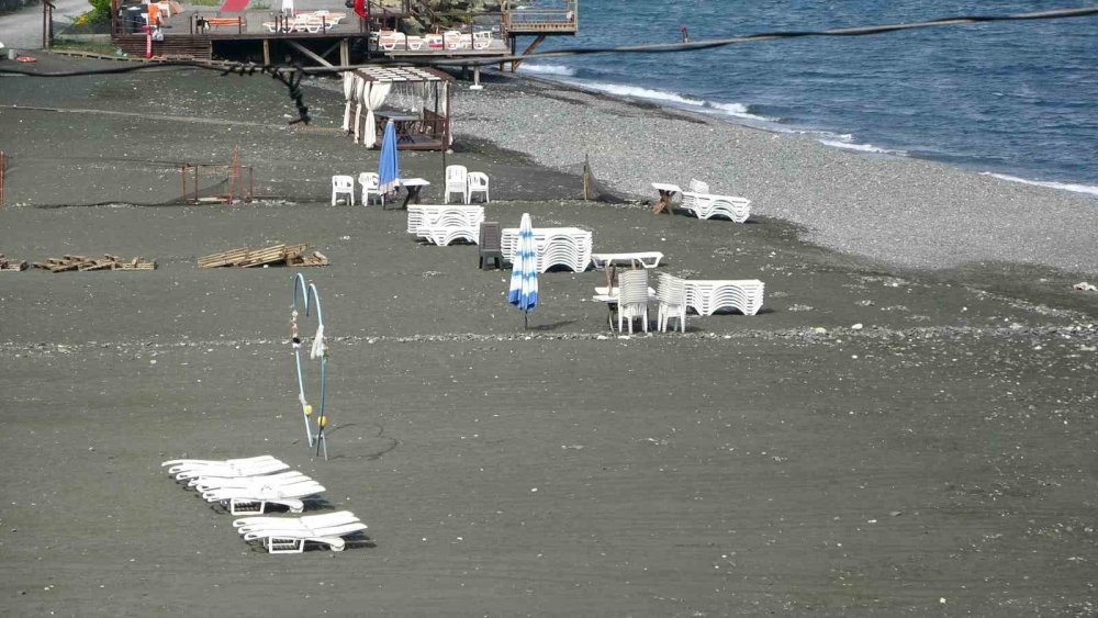 Doğu Karadeniz’de Plaj İşletmecileri Son 10 Yılın En Kötü Sezonunu Yaşadıklarını Açıkladı