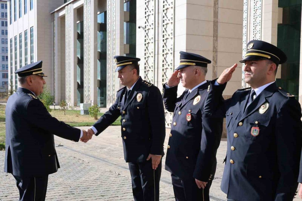 Erzurum Emniyet Müdürü Mahmut Ay Göreve Başladı