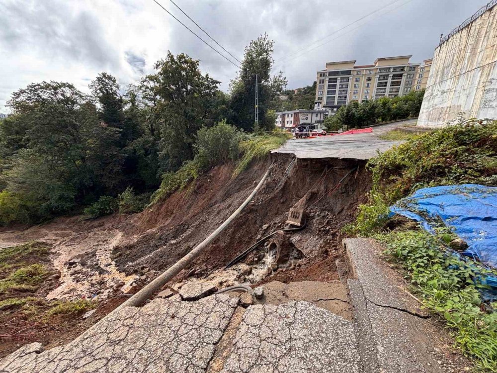 Trabzon’da Heyelan: 2 Yaralı