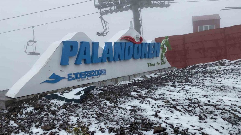 Palandöken’in Zirvesi Beyaza Büründü: Mevsimin İlk Karı Ejder Tepesi’ne Yağdı