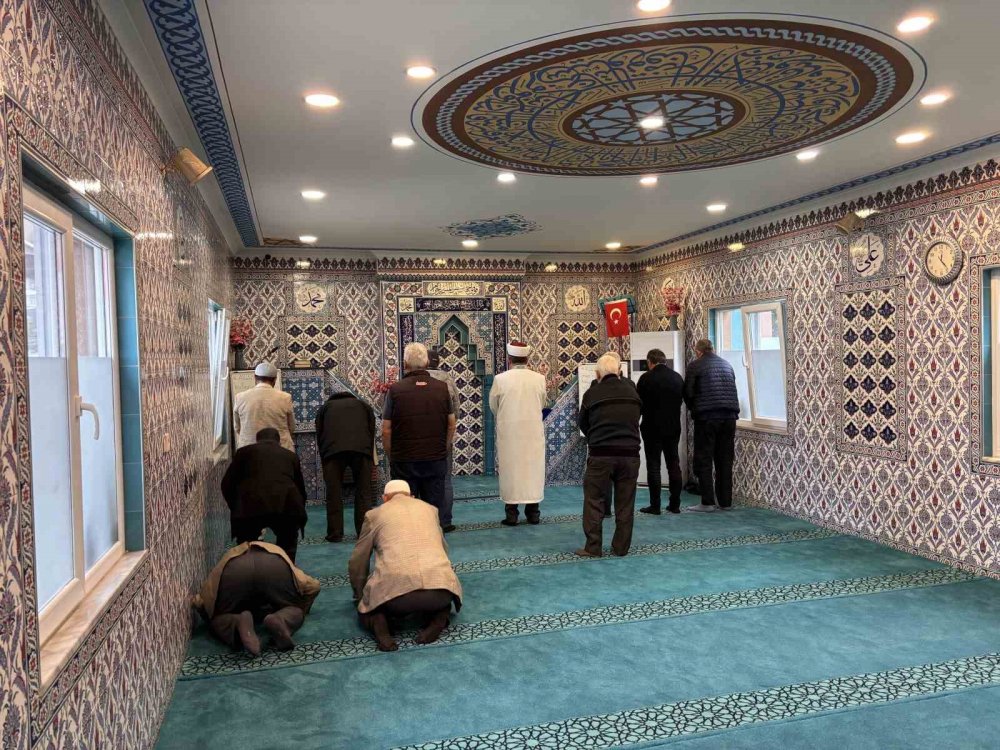 5 Yaşındaki Altan’dan Cami İmamına Duygu Dolu Kavuşma