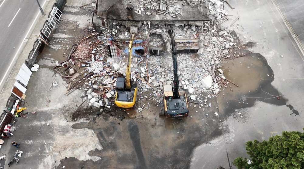 Rize’de 50 Yıllık Binalar İçin Yıkım Başladı
