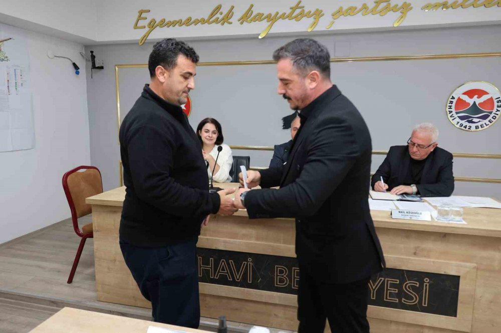 Bulduğu Altını Sahibine Teslim Eden Belediye Çalışanına Ödül