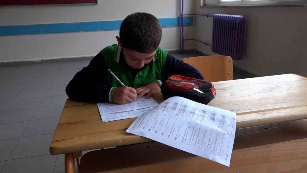 Rize’de lösemiyi yenen Egemen 3 yıl sonra okuluna kavuştu