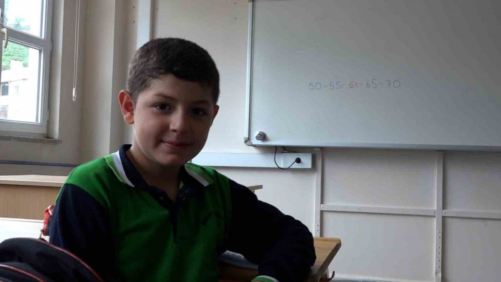 Rize’de lösemiyi yenen Egemen 3 yıl sonra okuluna kavuştu