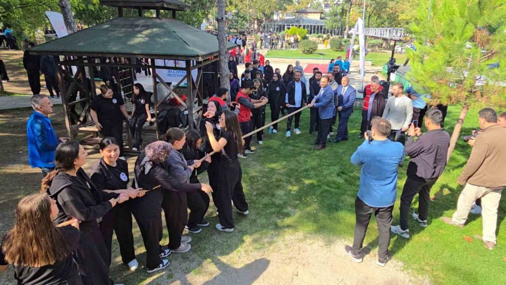Vezirköprü’de Amatör Spor Haftası Gençlik Korteji
