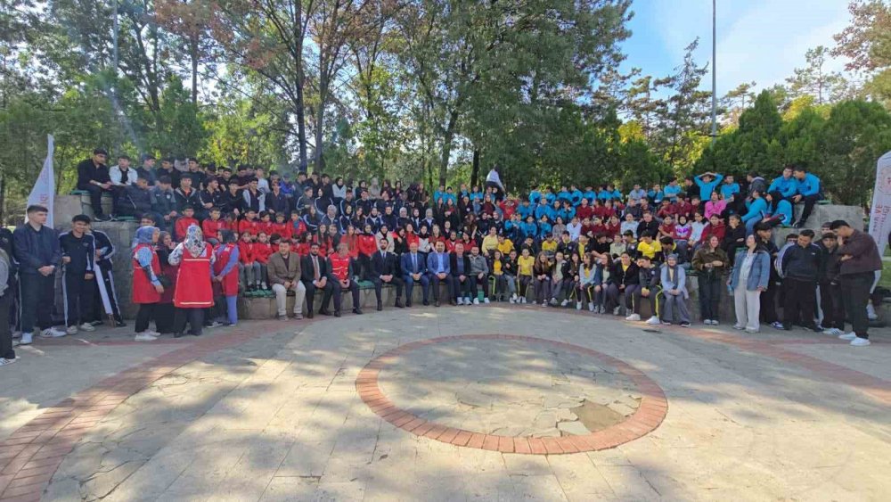 Vezirköprü’de Amatör Spor Haftası Gençlik Korteji