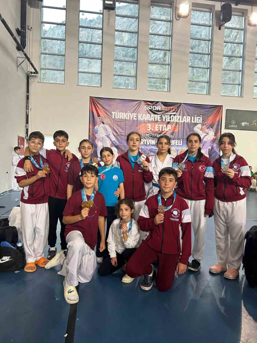 Yusufeli’ndeki Karate Turnuvasında Madalyaları Topladılar